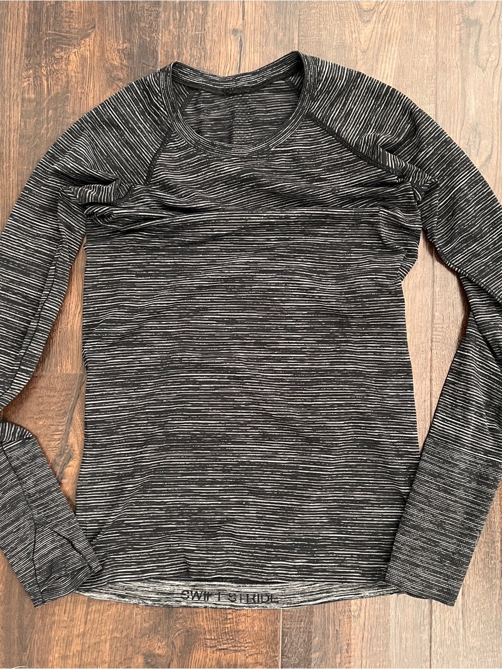 Lululemon Swiftly Stride black & gray heathered long sleeve shirt